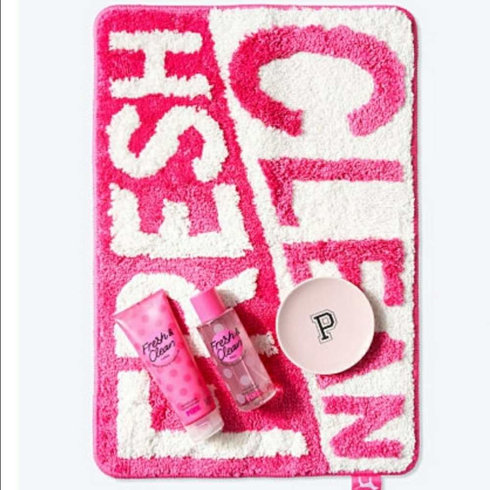 VS Pink Fresh Clean Spa Bundle